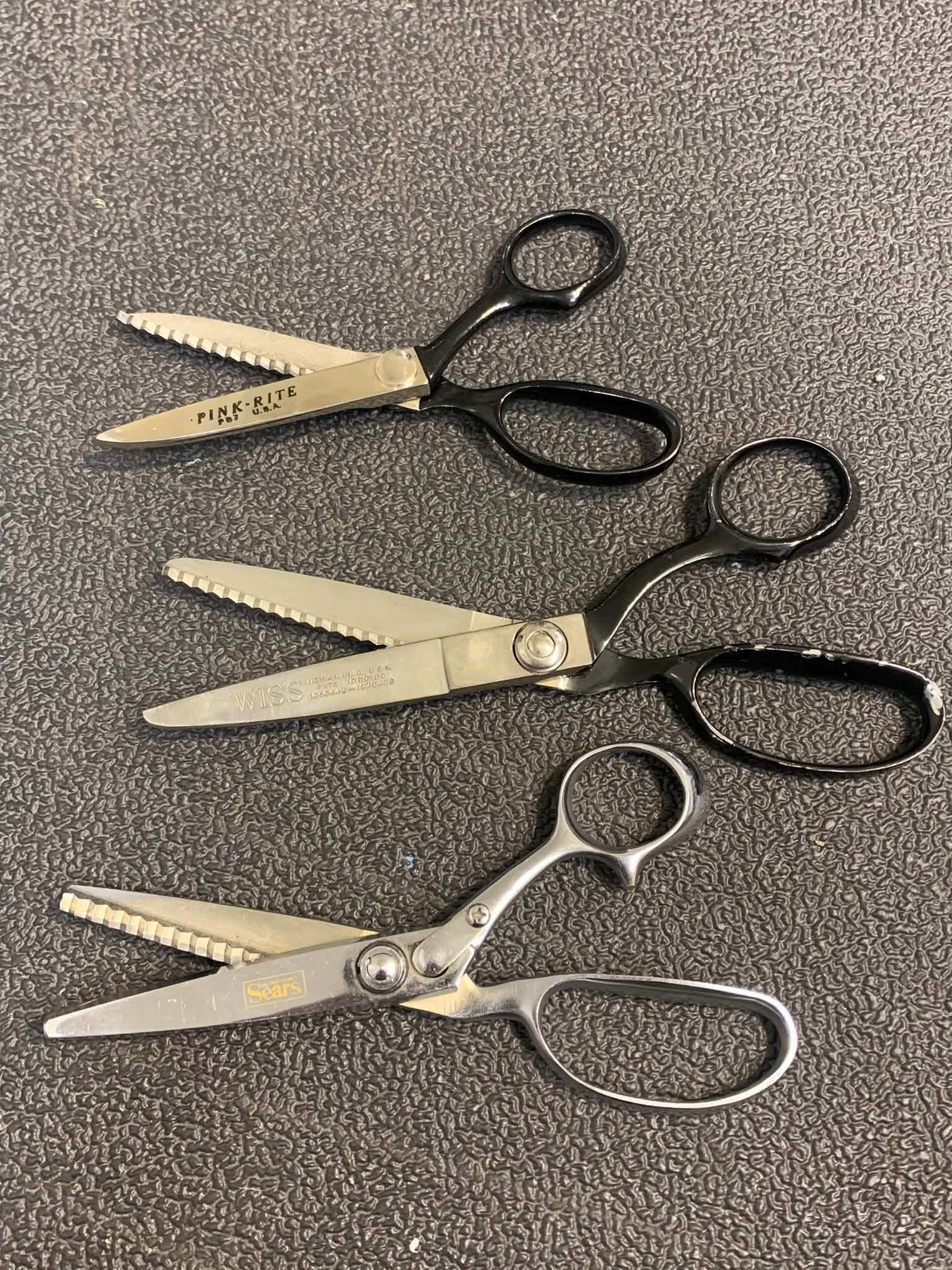 Pinking shears – sharpened, set of three